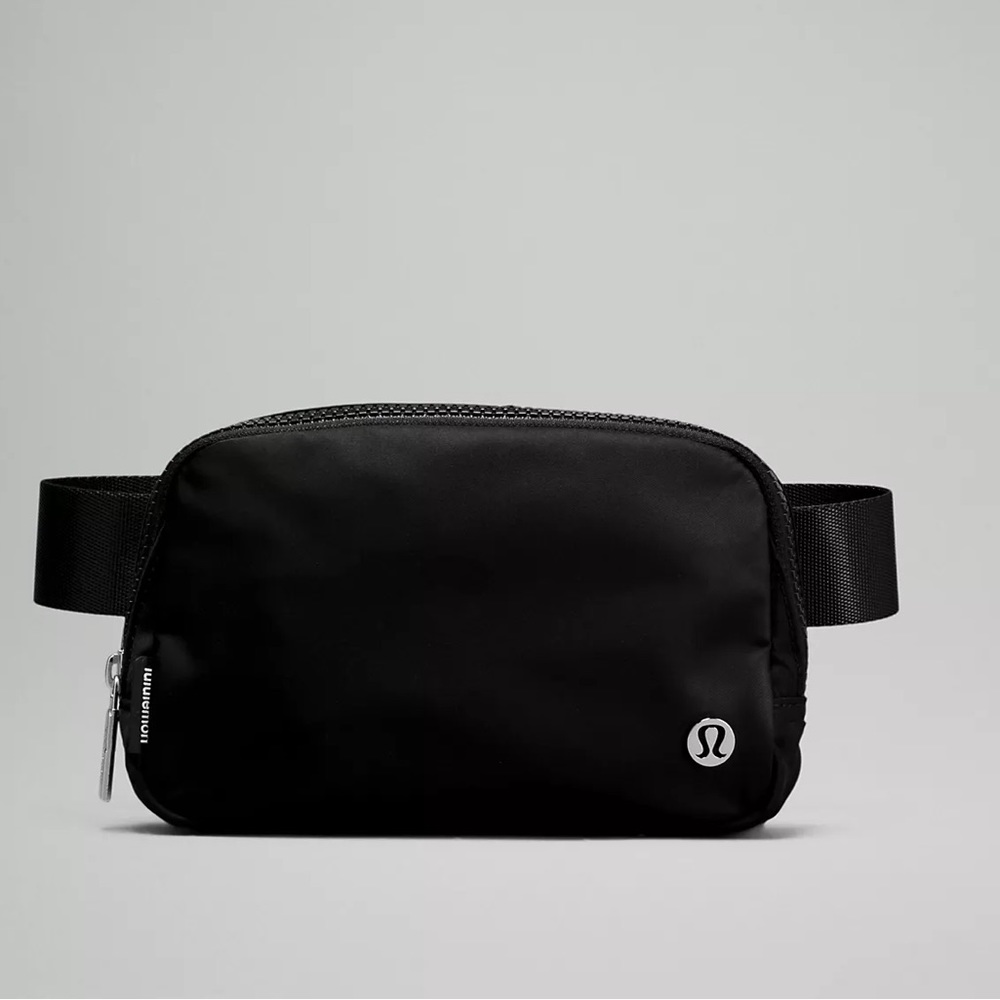 NWT lululemon belt bag